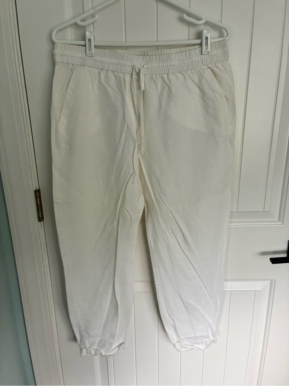 Women’s Drawstring Jogger Pants in White